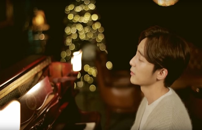  Roy Kim - It's Christmas Day MV