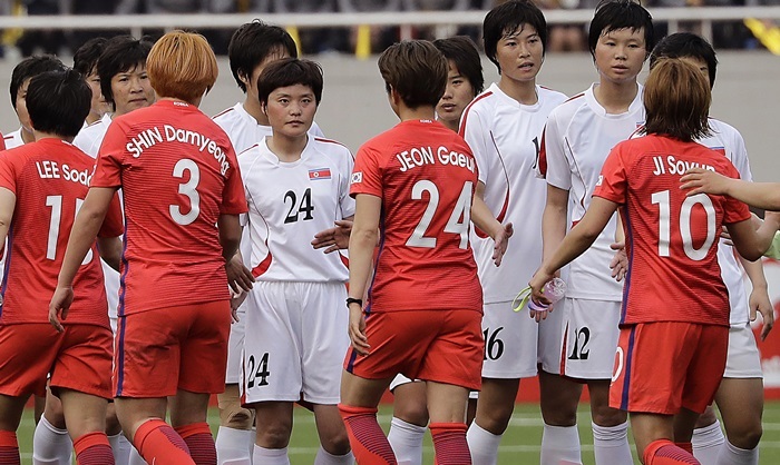 Inter-Korean match kicks off in Pyongyang