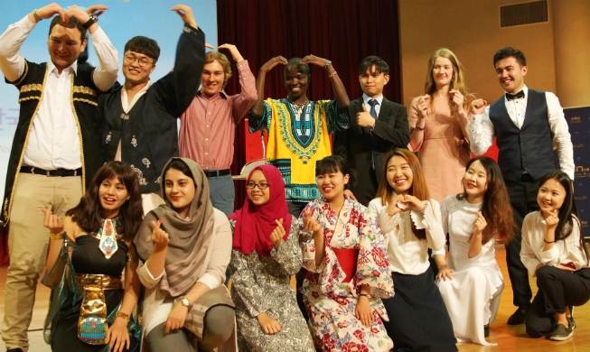 Global youth speaks Korean