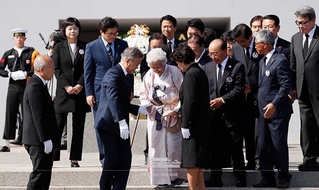 'Jeju Uprising's desire for peace, human rights burns bright': president