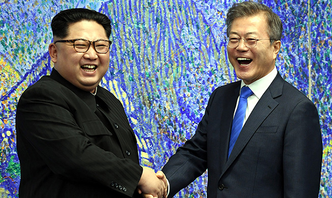 President Moon, Chairman Kim express hope for better inter-Korean ties, unification