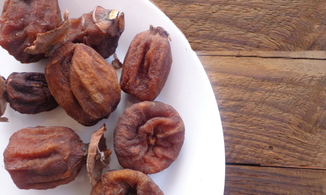 Gotgam dried persimmons: The taste of sun and wind