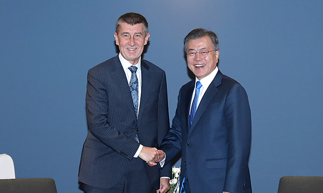 Korea, Czech Republic hold summit