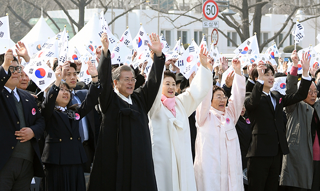 President Moon: Korea's next century will unite us in heart and mind