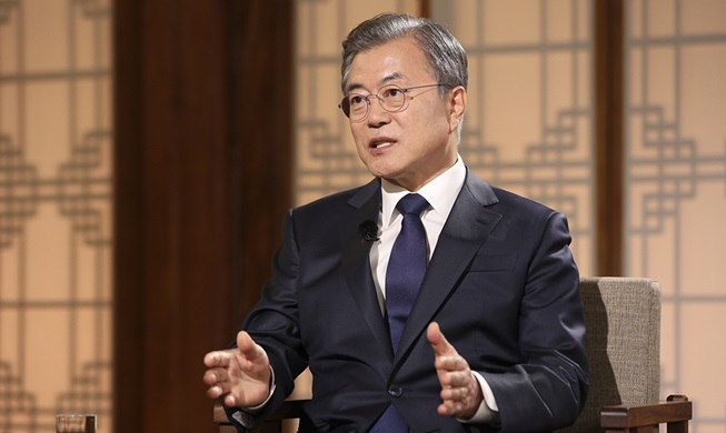 President Moon urges NK, US to immediately resume dialogue