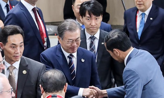 President Moon: 'Peace economy' on Korean Peninsula to benefit NE Asia, world