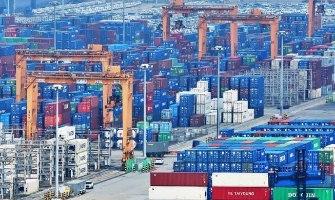 August ICT exports hit record USD 22.9B on strong chip sales