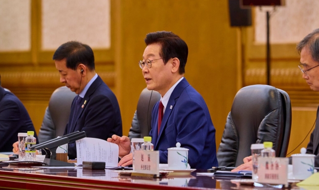 President Lee proposes solution to sea border row with China