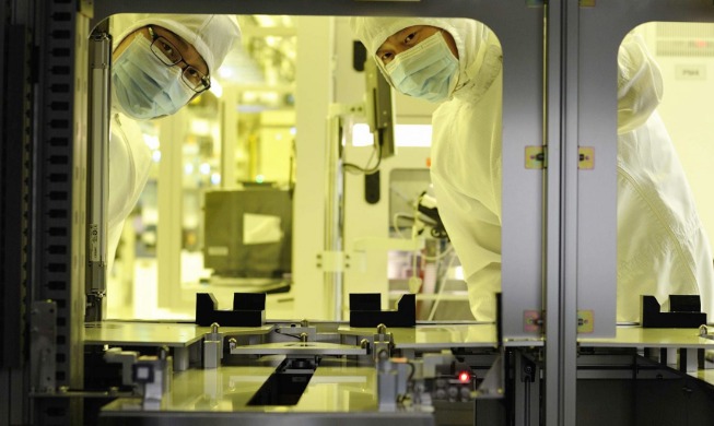 Semiconductor exports forecast to hit USD 100B this year