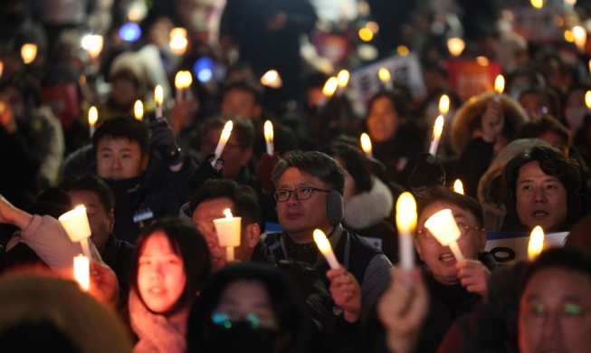 More Koreans prefer 'mature' democracy over GDP growth: poll