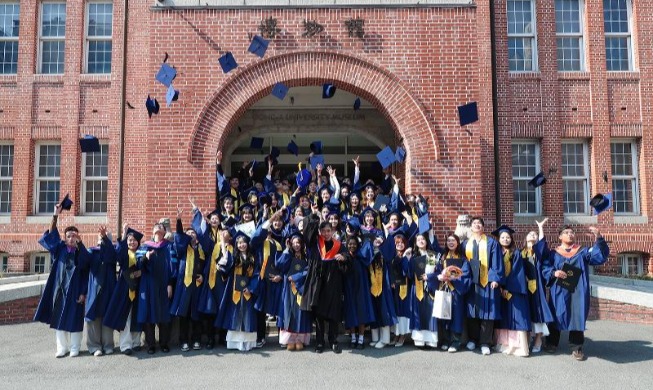 No. of foreign university students surges 75% from 2019-25: study