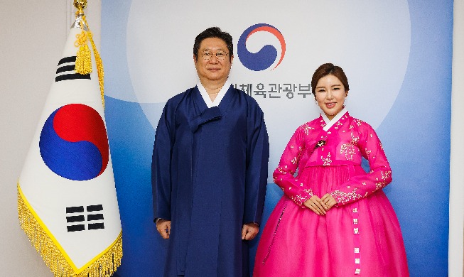 Trot singer appointed this year's PR ambassador for Hanbok