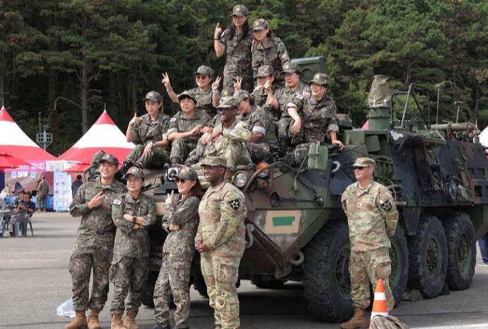Photo op with US Forces Korea personnel