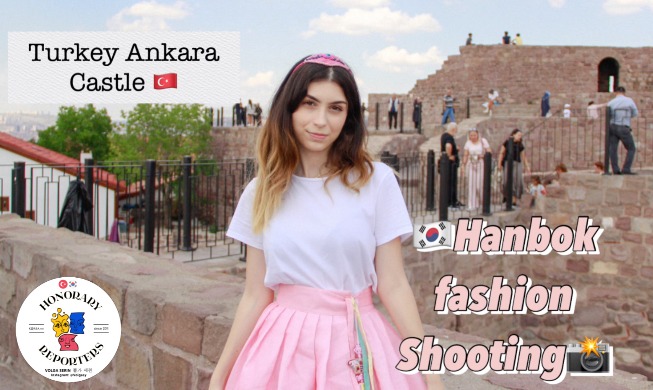 Taking photos of Hanbok outfits at Ankara Castle in Turkiye