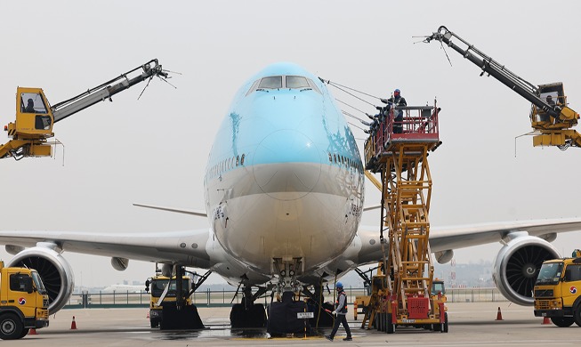 Cleaning aircraft after social distancing measures lifted