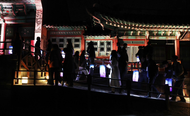 Two royal palaces from next month to host scenic moonlight tours
