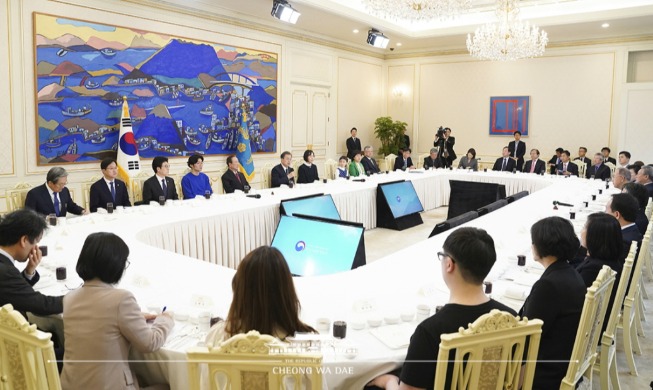 Remarks by President Moon Jae-in at Luncheon with National Council on Climate Change and Air Quality (NCCA)