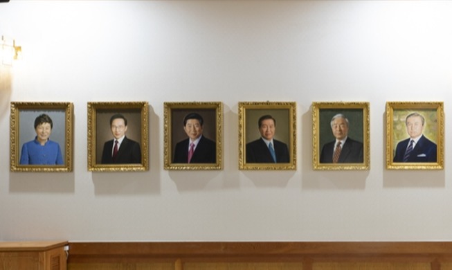 Presidential Archives hosts exhibition of Cheong Wa Dae's records