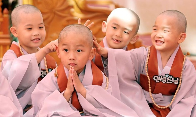 Jogyesa Temple resumes head shaving for child monks